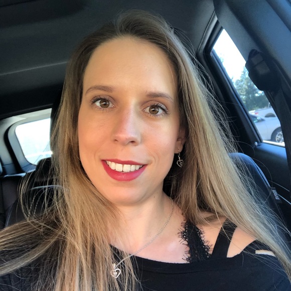 Meet your Posher, Rhee - Picture 1 of 2